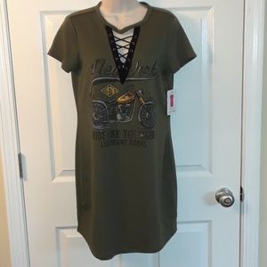 NWT Lace Up Neckline Graphic Tshirt Dress Small